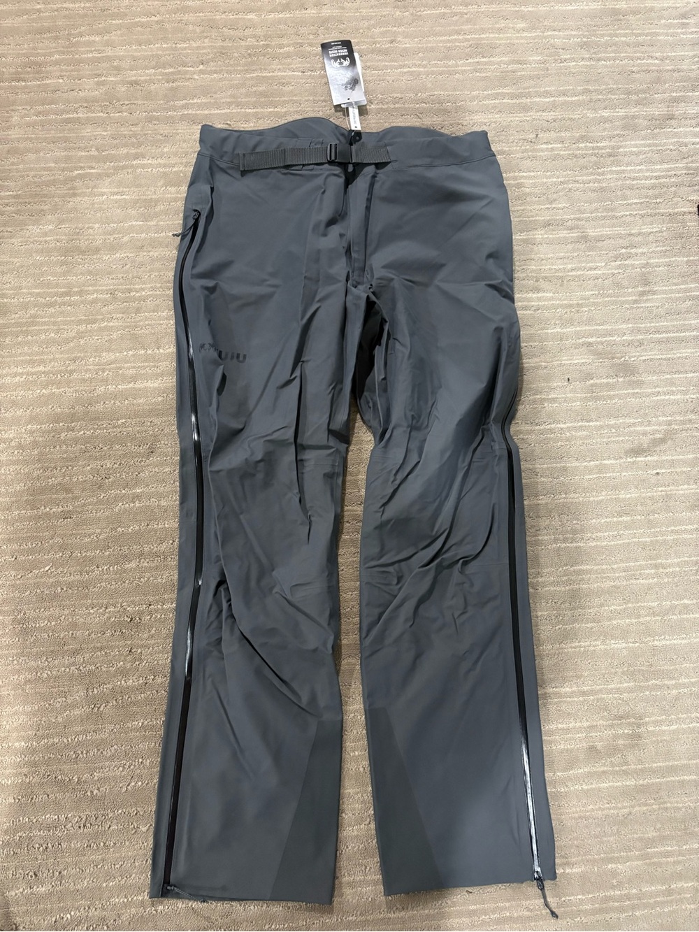 Brand new, women’s KUIU hunting gear sz large Chugach TR rain pants